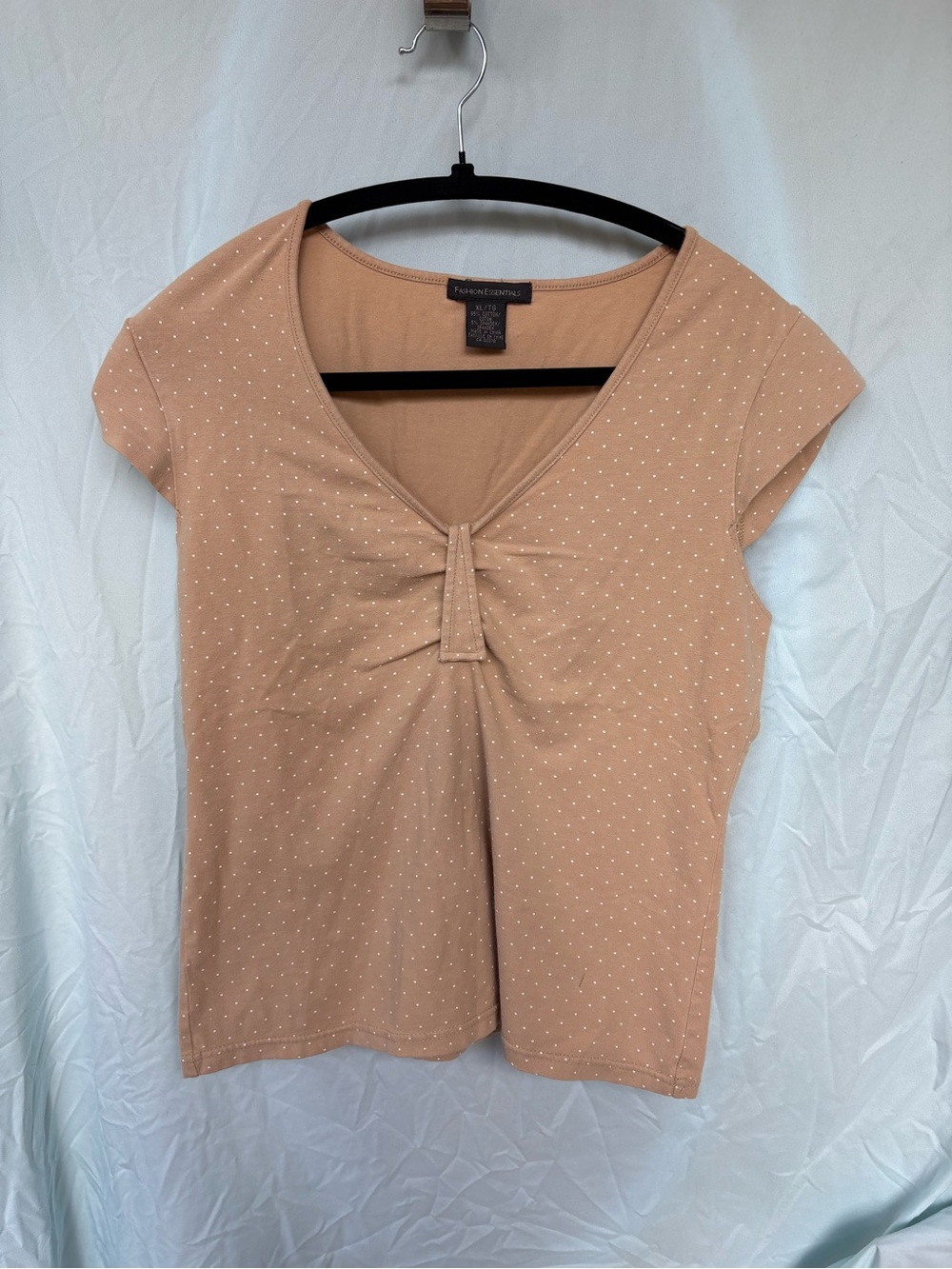 Women's Dusty Tan Short Sleeve V-Neck Top with Front Knot